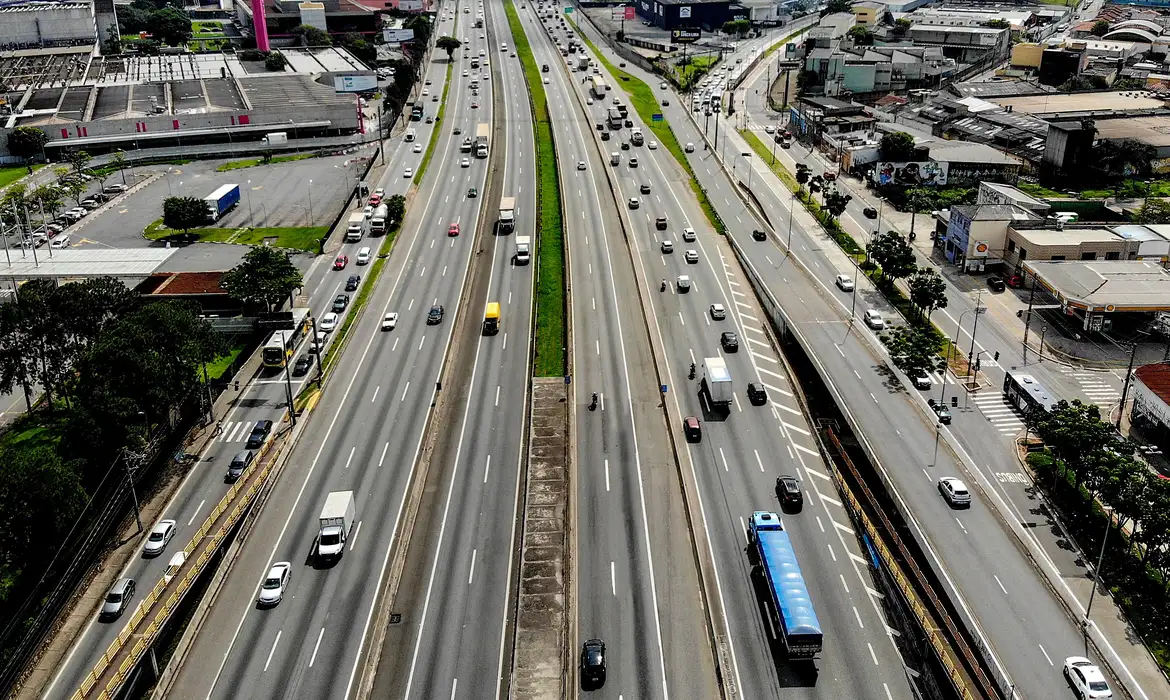 Brasil projeta investimentos bilionários em infraestrutura logística até 2050