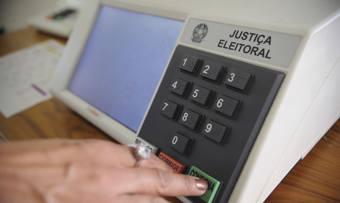 Candidatos à Presidência Percorrem Diferentes Estados com Agendas Eleitorais Intensas