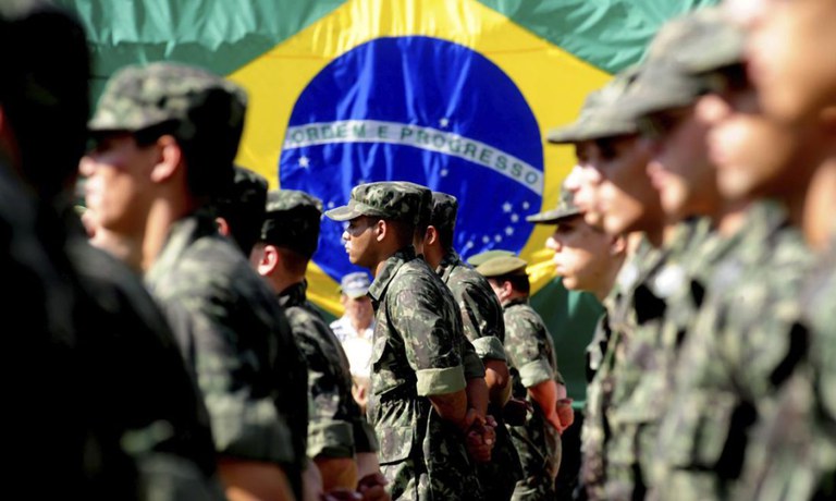 Coronel da Reserva Condenado por Críticas e Acusações de Corrupção em Livro