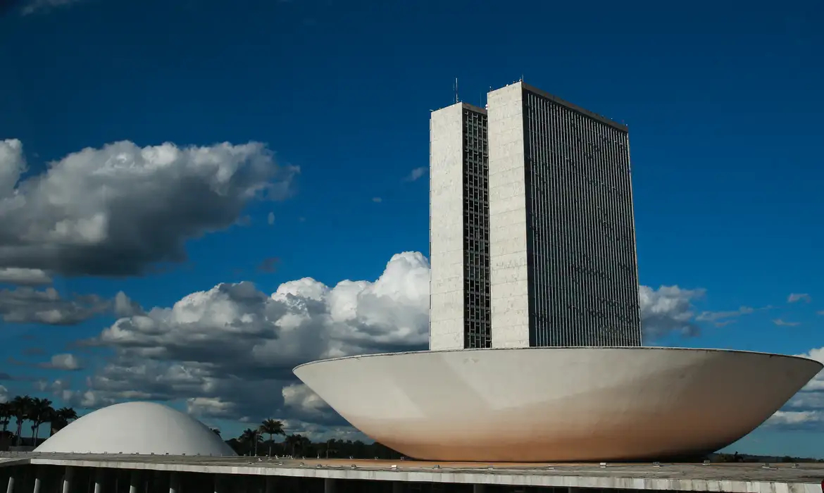 Estudo da Fundação FHC Aponta Fortalecimento Informal do Congresso com Impactos na Previsibilidade e Transparência