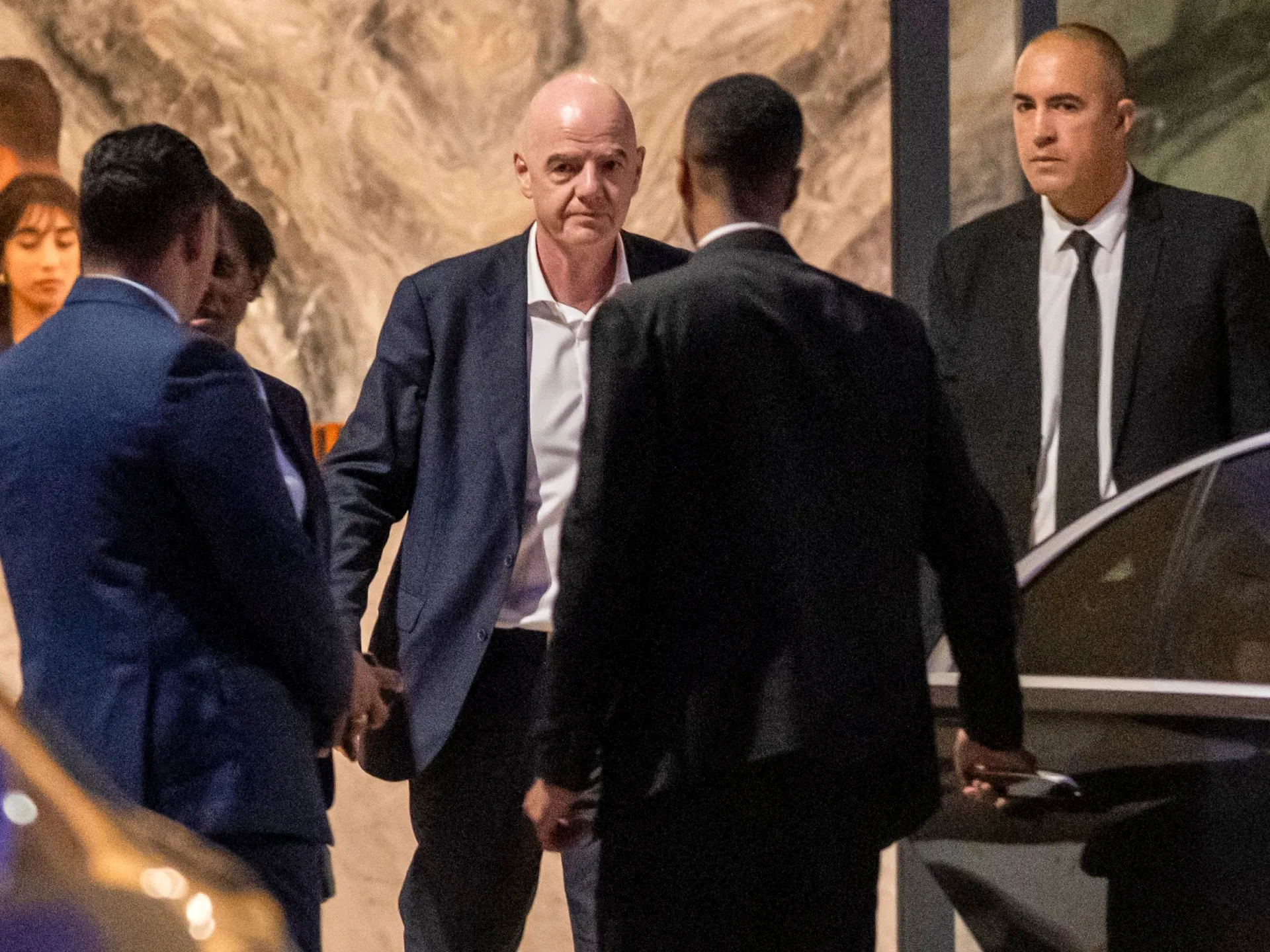 FIFA Busca Superar Crise Após Proposta Comercial Falha e Questionamentos de Governança