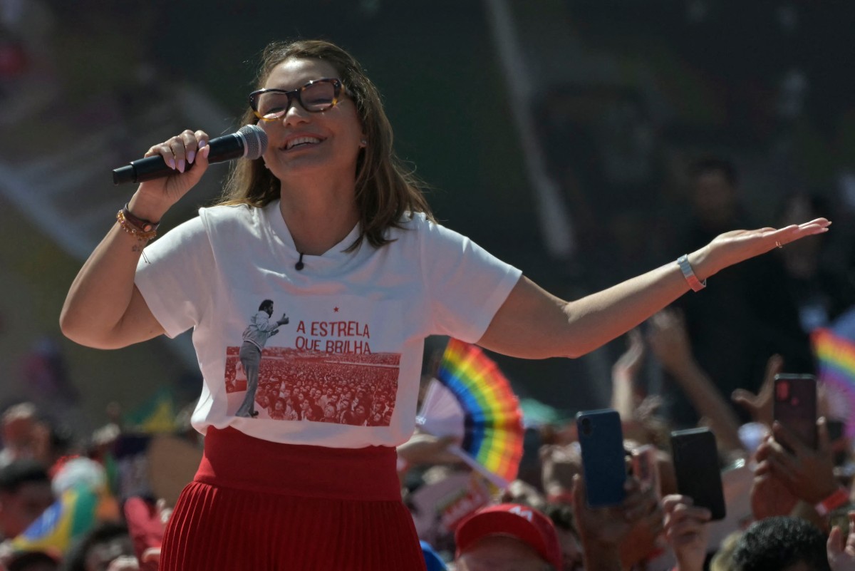 Janja da Silva Homenageia Marisa Letícia em Evento de Lançamento da Campanha de Lula