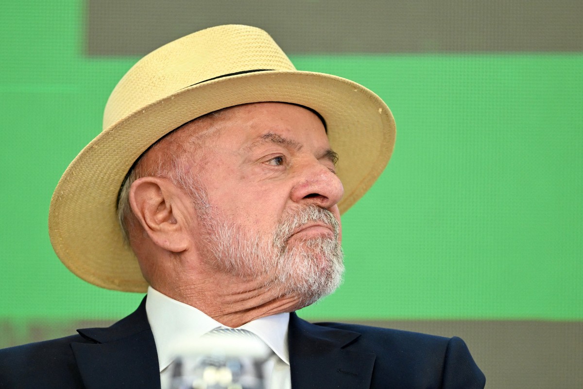 Lula defende aprovação da PEC que acaba com a escala 6x1