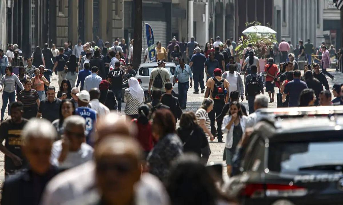 Salário Mínimo e Eleições 2026: Impacto de Aumento Real no Voto